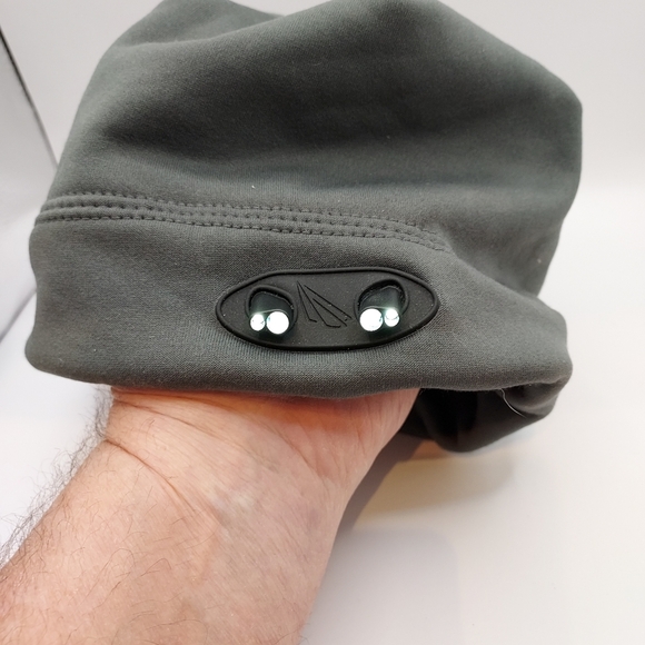 Wireless Beanie Hat with LED Headlight Handsfree Gray Winter Warm Beanie. - Picture 4 of 7
